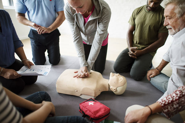 6 questions to ask before purchasing first aid training