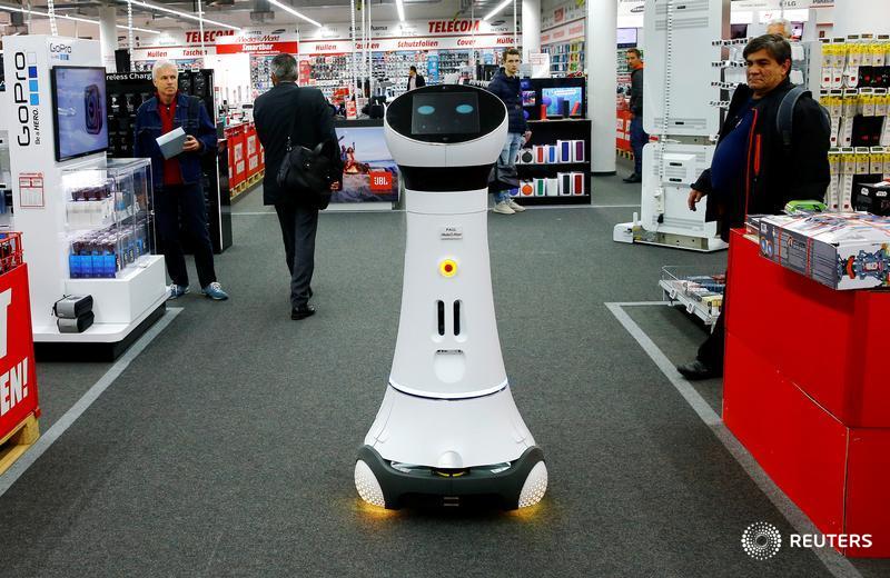 Robots will replace humans in retail, says China e-commerce exec ...